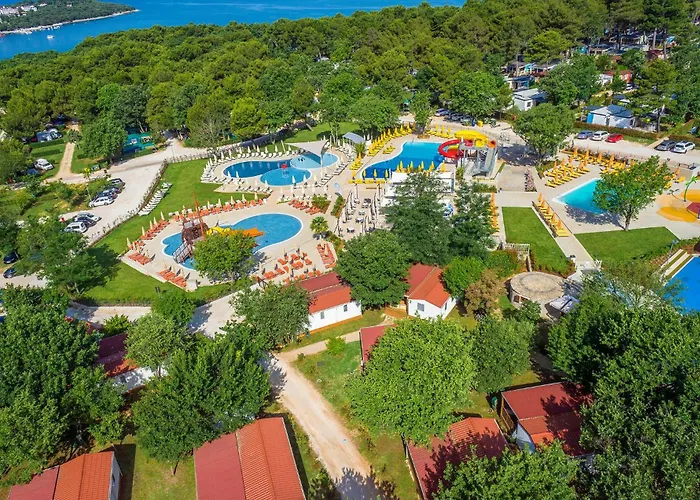 Awesome Stacaravan In Tar