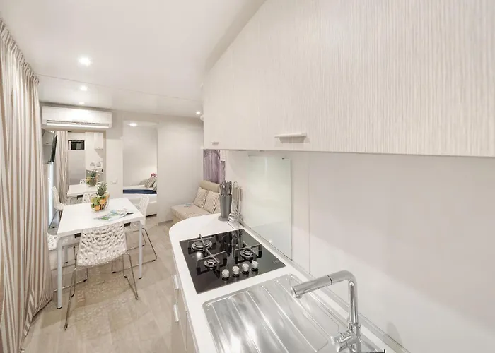 Kemping Awesome Stacaravan In Tar 4*