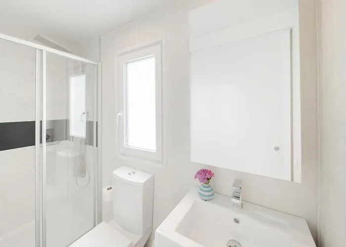 Awesome Stacaravan In Tar Kemping 4*