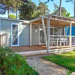 Awesome Stacaravan In Tar