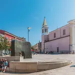 Awesome Stacaravan In Tar Campsite Porec