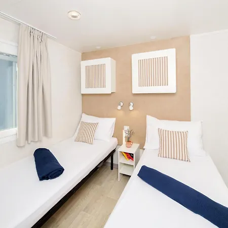 Awesome Stacaravan In Tar Poreč