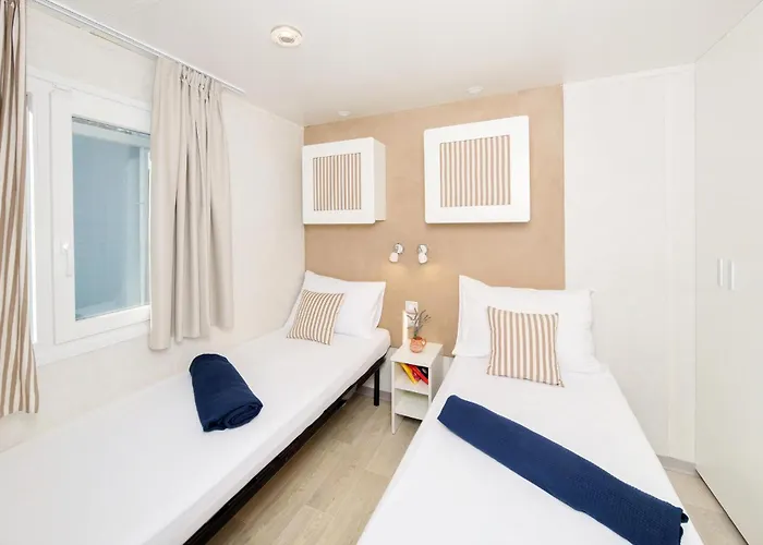 Awesome Stacaravan In Tar Porec