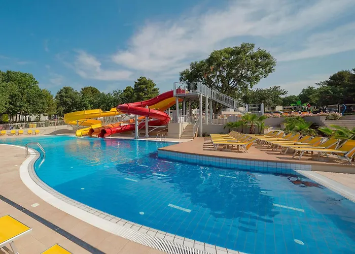 Awesome Stacaravan In Tar Campsite