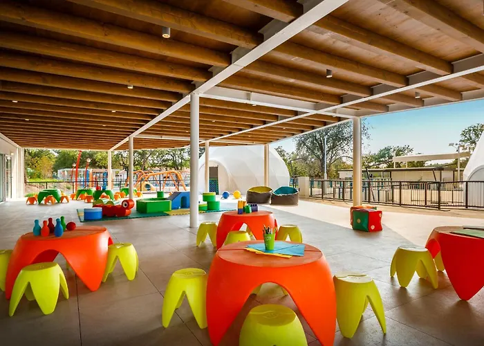 Kemping Awesome Stacaravan In Tar 4*